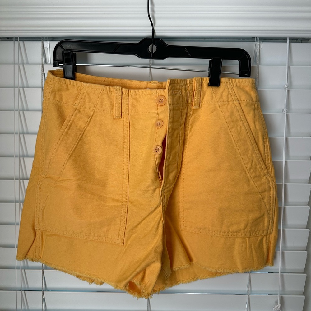GAP yellow high rise raw hem utility shorts - 6